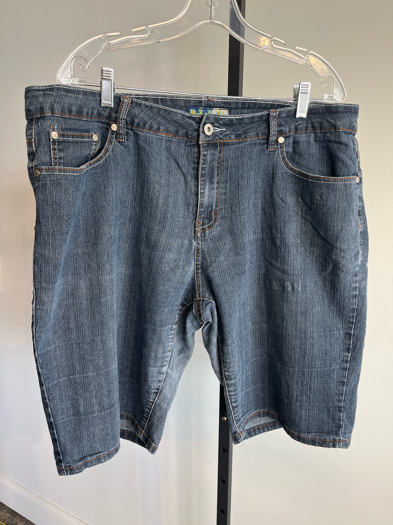 PeaceLove&Happiness Plus Bottoms Size 18 Shorts