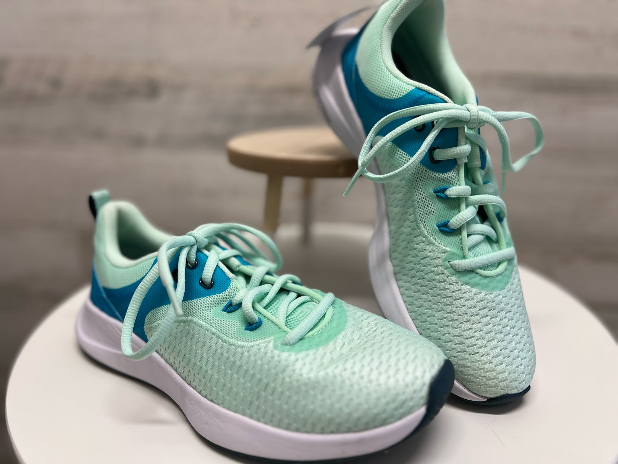 UNDER ARMOUR Shoes/Footwear 8.5 SHOES