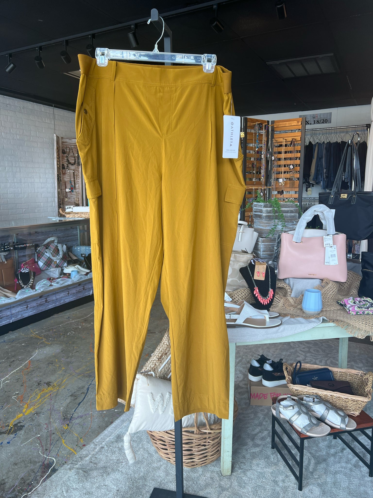 Atheleta Plus Bottoms Size 22 Pants