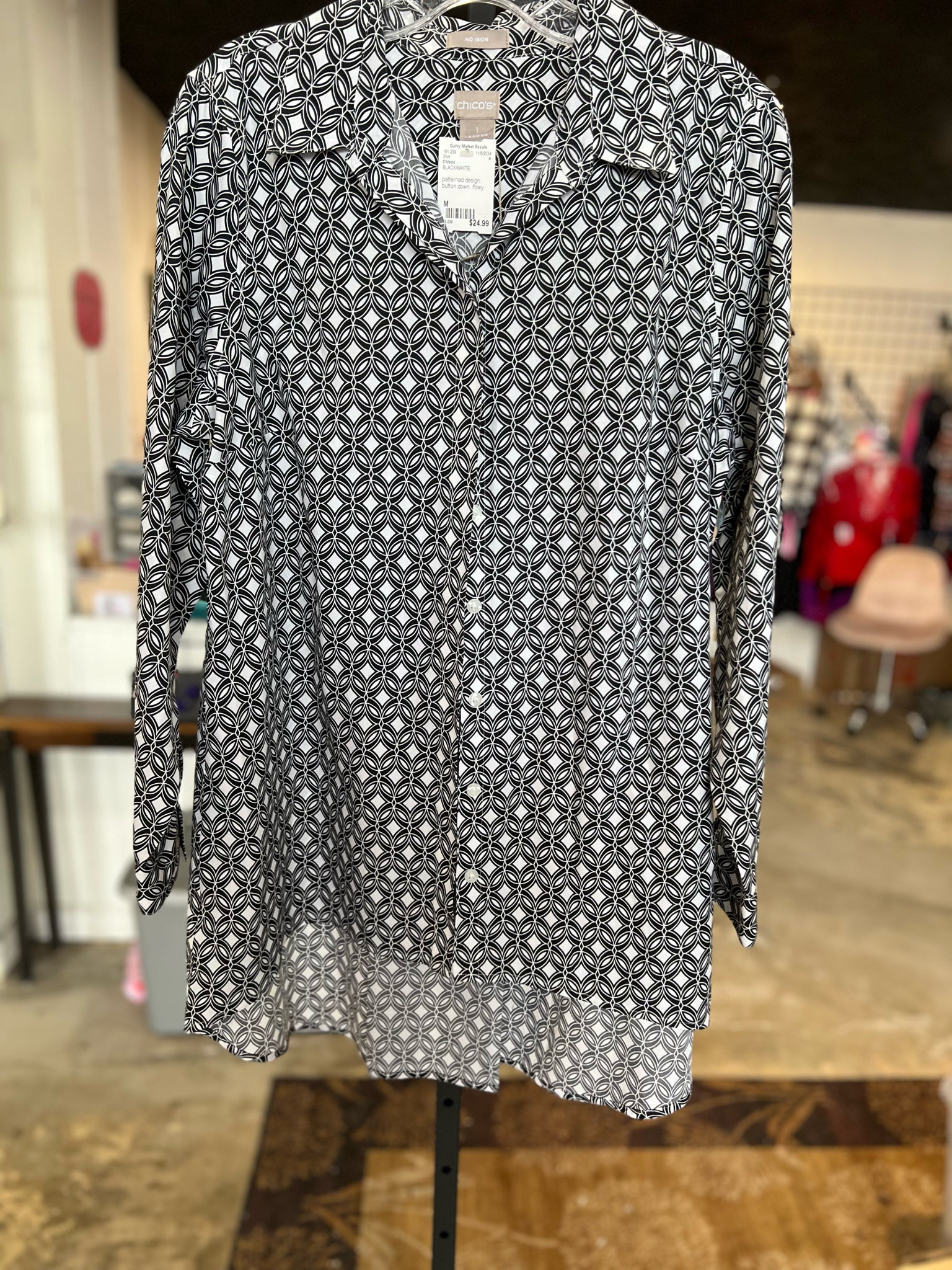 Size M Chicos Shirt