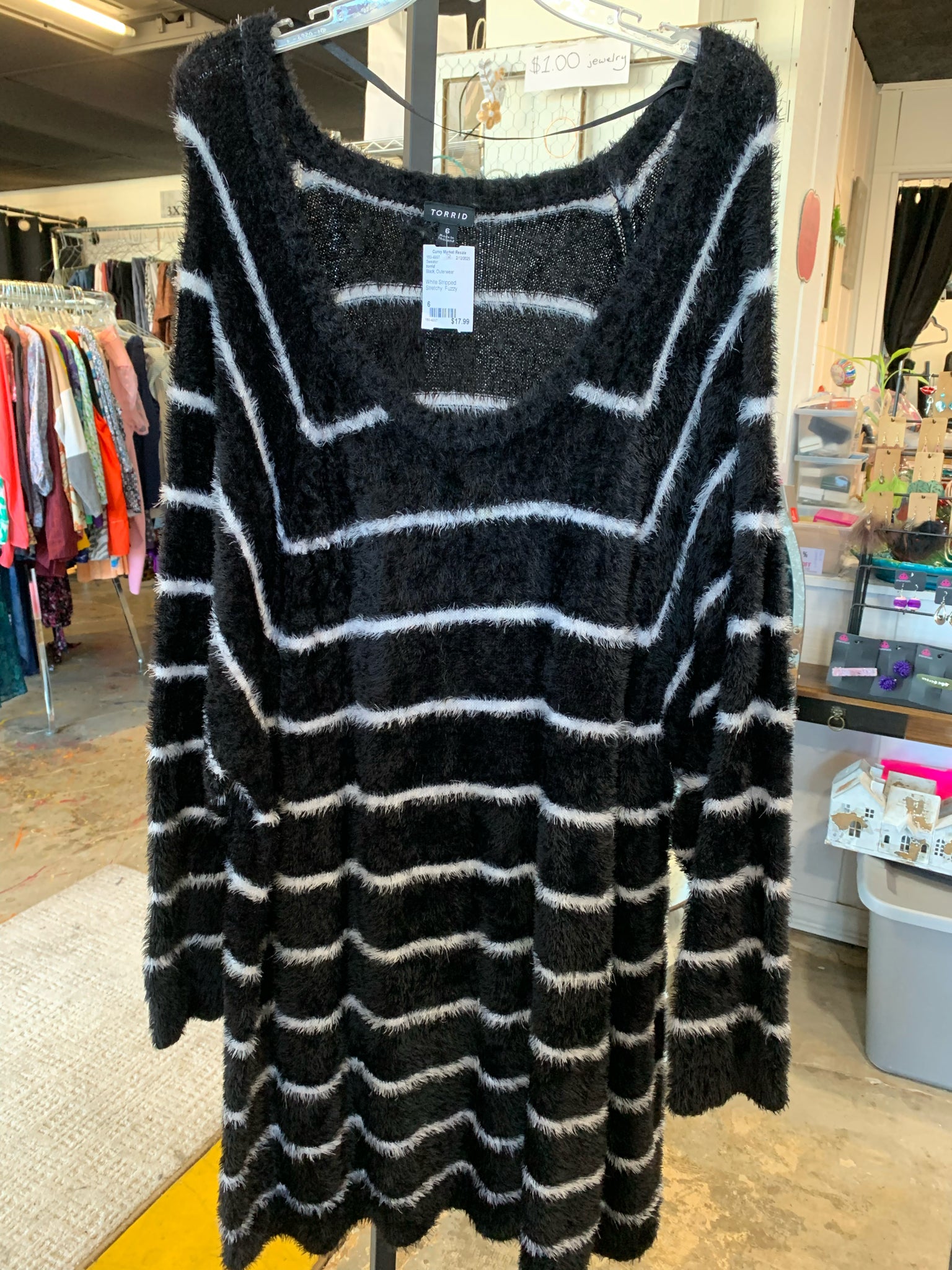 Size 6 torrid Sweater