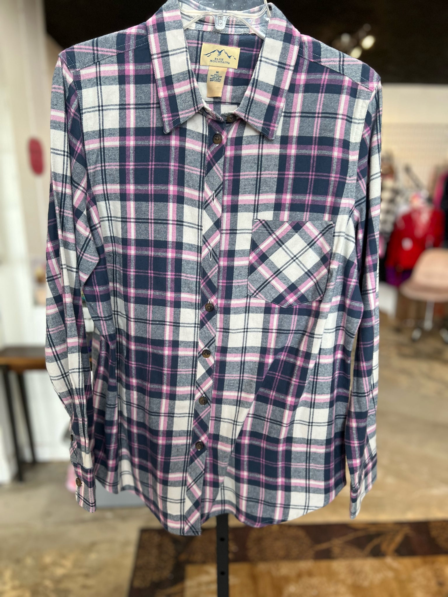 Size M Blue Mountain Shirt